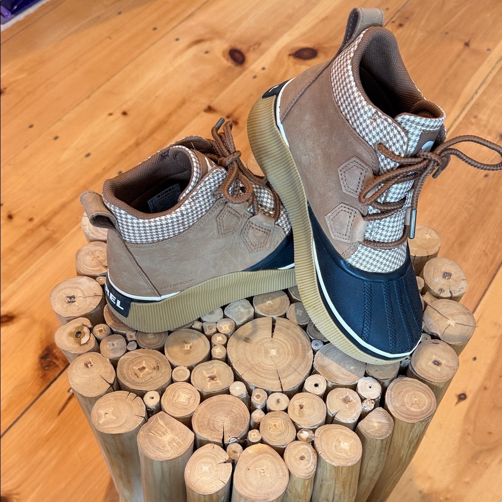 Sorel Brown and Black Winter Boots